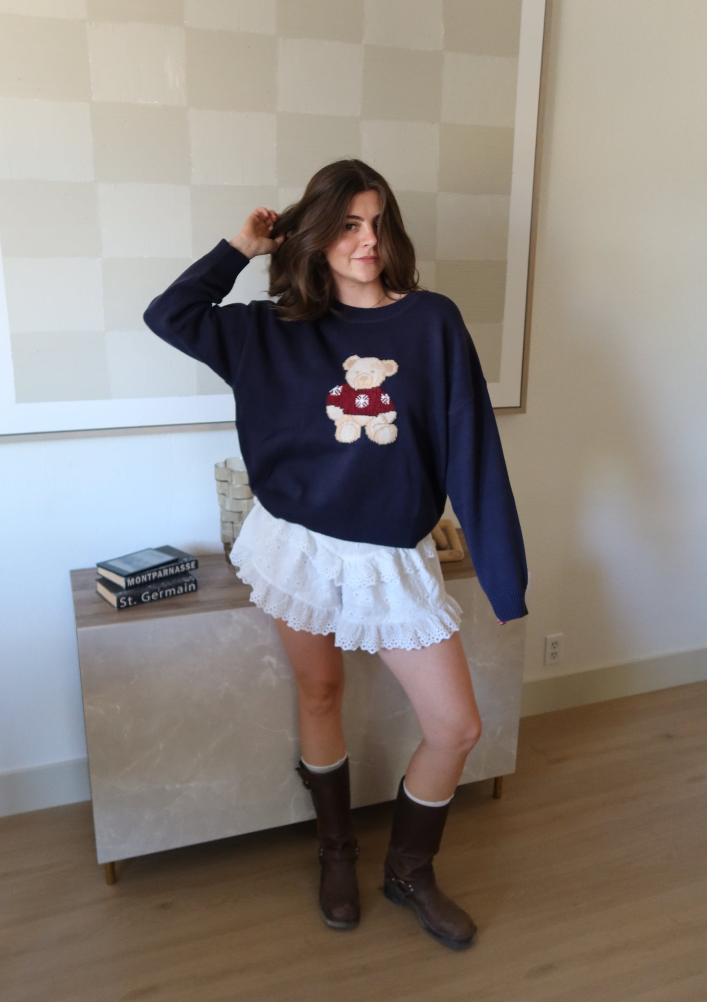 Navy teddy bear sweater
Cute outfit
Outfit inspo
Fall sweater
Winder Sweater